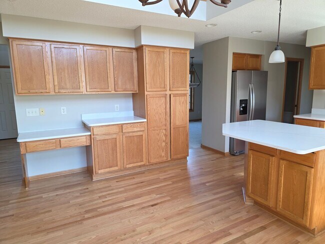 Building Photo - 22 Springbrook Bay