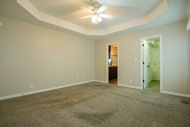 Building Photo - Pet Friendly Three Bedroom with Bonus!