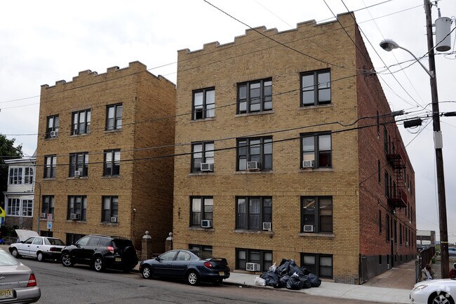 Building Photo - 173-179 Madison St