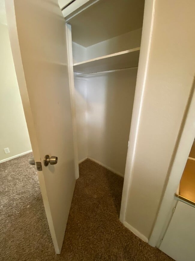 Building Photo - 7601 Ruskin Way