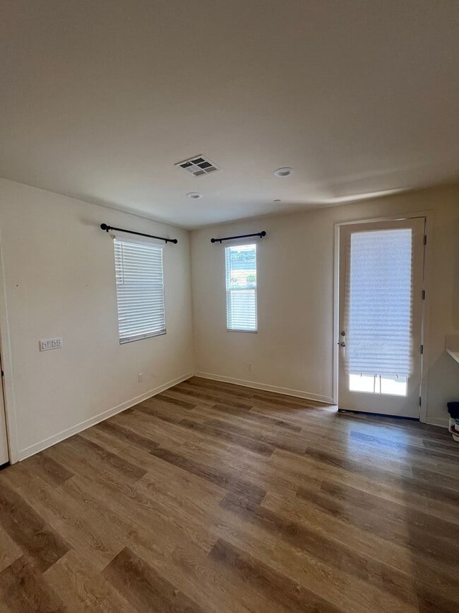 Building Photo - 4102 Calle Arbol