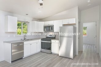 Building Photo - 8939 N Fortune Ave