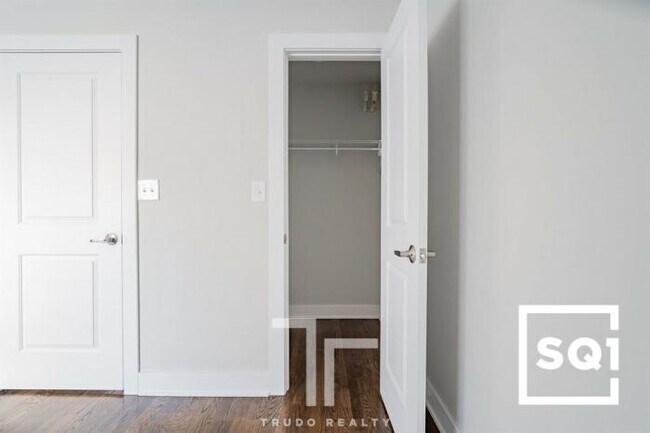 Building Photo - 2 bedroom in Chicago IL 60626