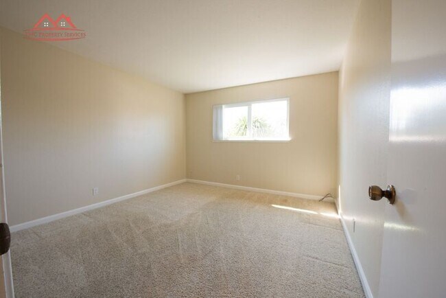 Building Photo - 1355 Sage Hen Way