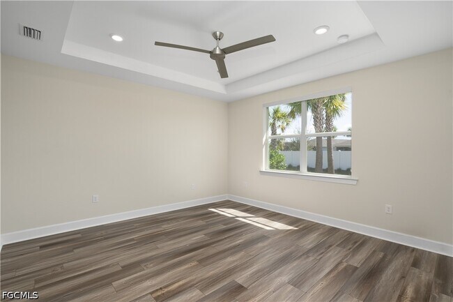 Building Photo - 42186 Edgewater Dr