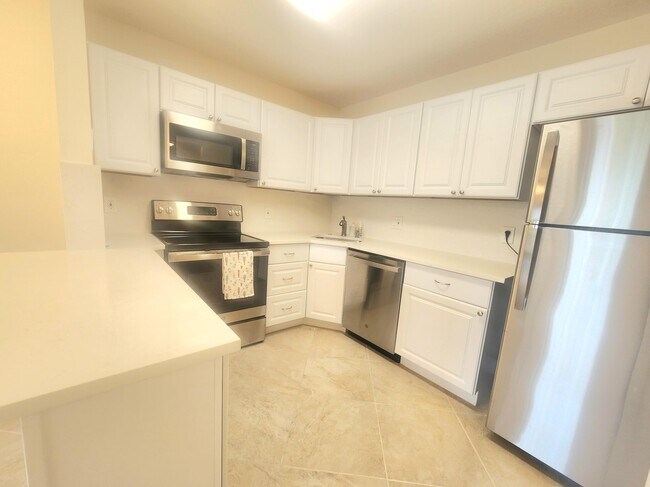 Building Photo - 209 Pine HOV Cir