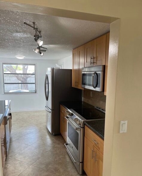 Building Photo - 5252 Mosaic Dr