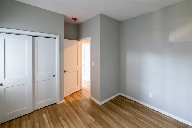 Building Photo - 34 Edison Green