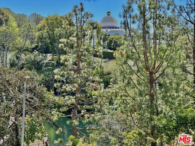 Building Photo - 501 Palisades Dr