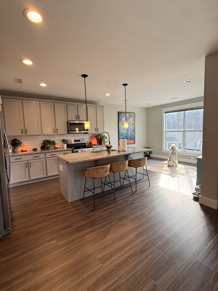 Building Photo - 1112 Blueview Dr