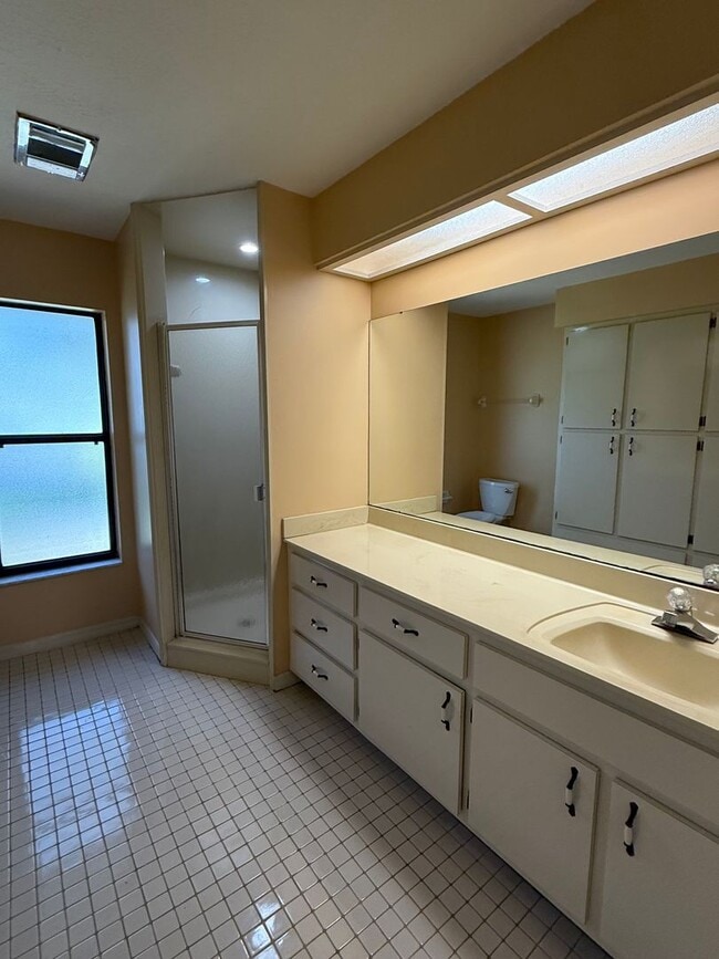 Building Photo - ENJOY EXCLUSIVE RAINBOW RIVER BEACH ACCESS with this beautiful 2BR/2BA Home in Rainbow Springs Co...