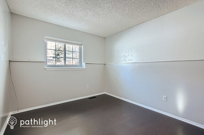 Building Photo - 8575 Dover Ct