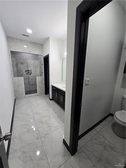 Building Photo - 1024 N Blair Ave