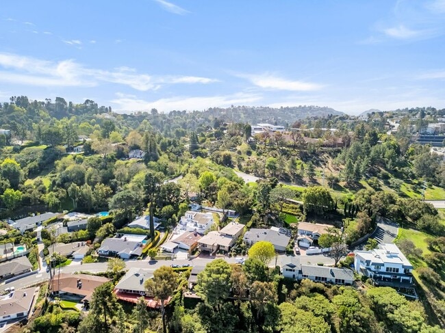 Building Photo - 15470 Longbow Dr