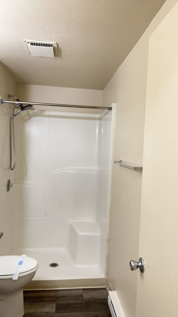 Building Photo - (858) Foxfire Apartments - 2 Bedroom / 1 Bathroom - Updated
