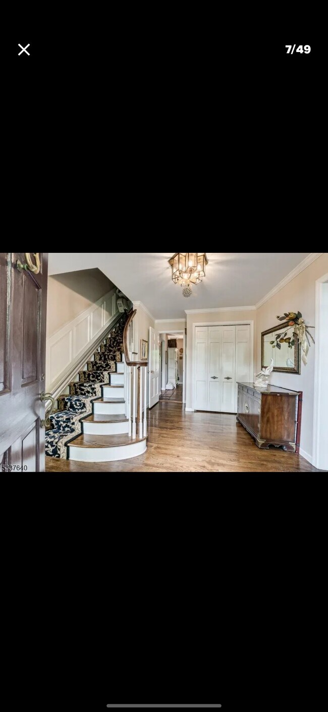 Building Photo - 6 Oak Grove Ln