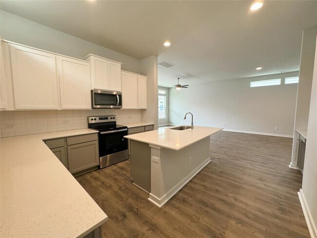 Building Photo - 2200 Grenache Dr