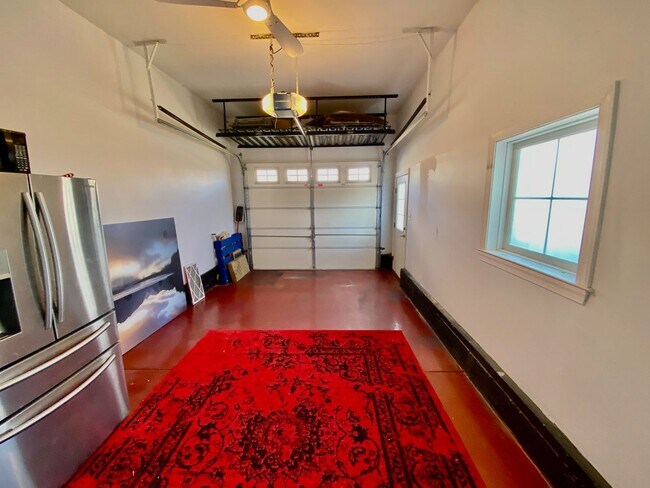 Building Photo - SIENA Place/PACKER PARK CORNER 4 Bedroom/2...