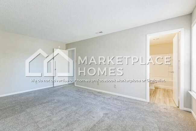 Building Photo - 10760 August Dr