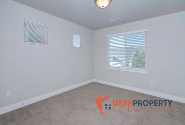 Building Photo - 4963 W Sarasota Ln