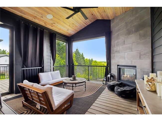 Building Photo - 6297 Yuma Ln N