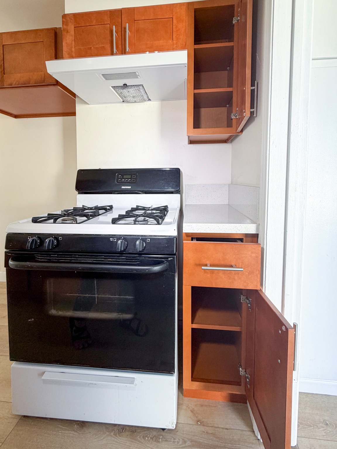 (A) Kitchen - 1722 E Victoria Ave