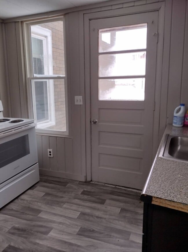 Building Photo - 1124 Lenox Ave