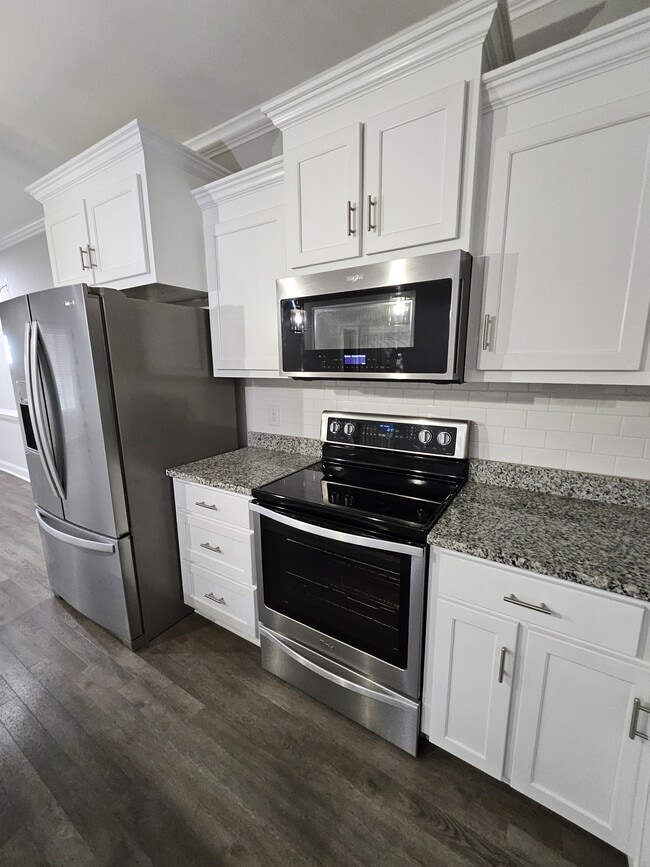 Building Photo - 104 Pioneer Trails Dr