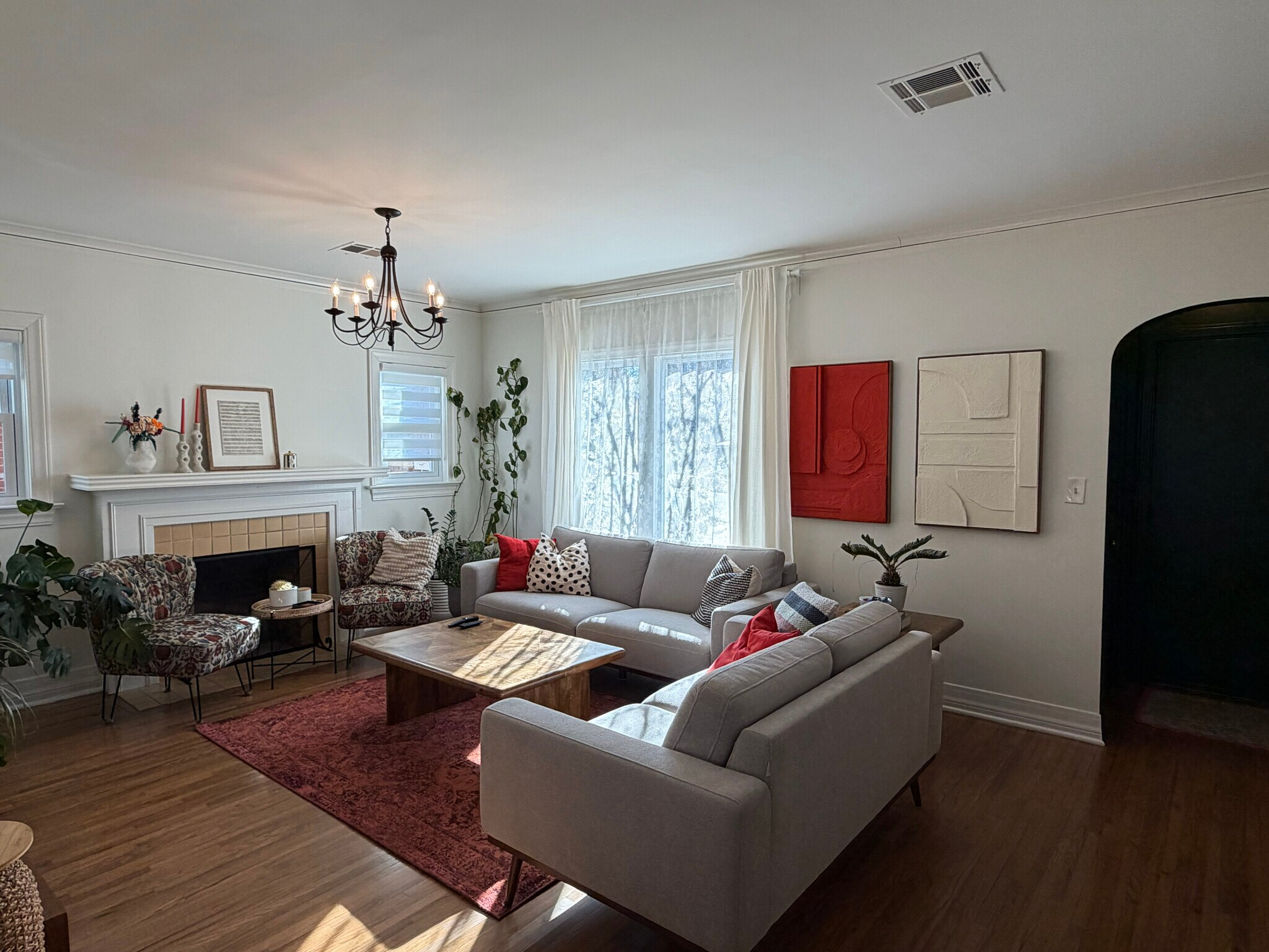 Building Photo - 2023 E 14th Pl