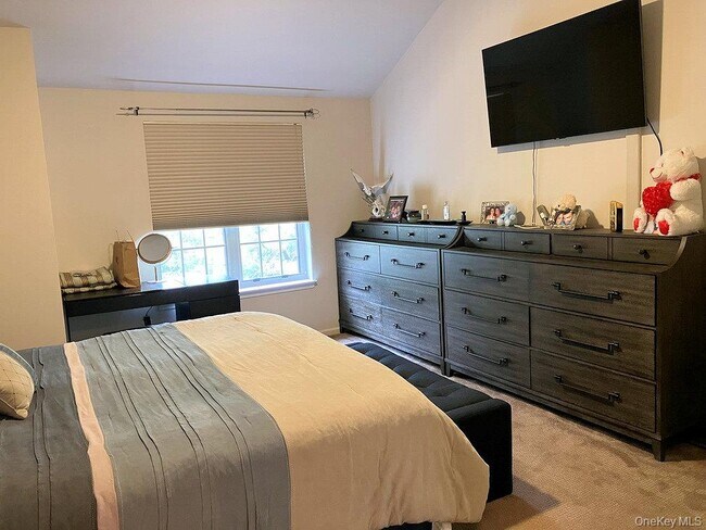 Building Photo - 1404 Pondcrest Ln