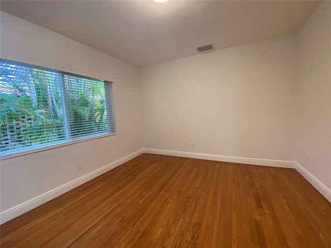 Building Photo - 5767 SW 35th St