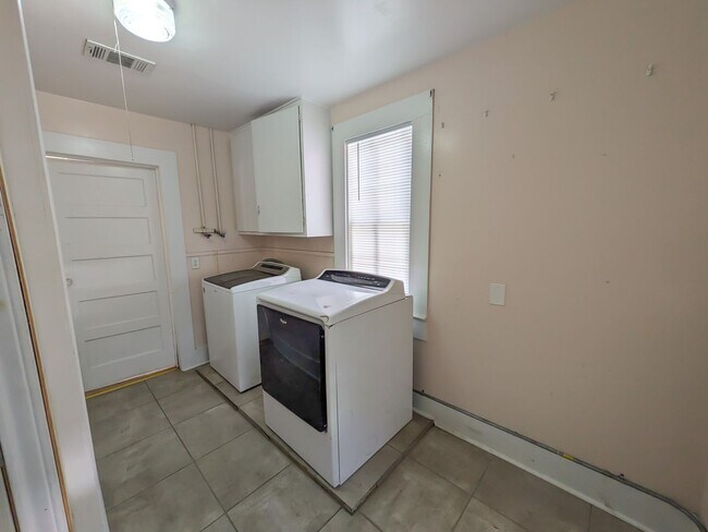 Building Photo - 24708 TX-124