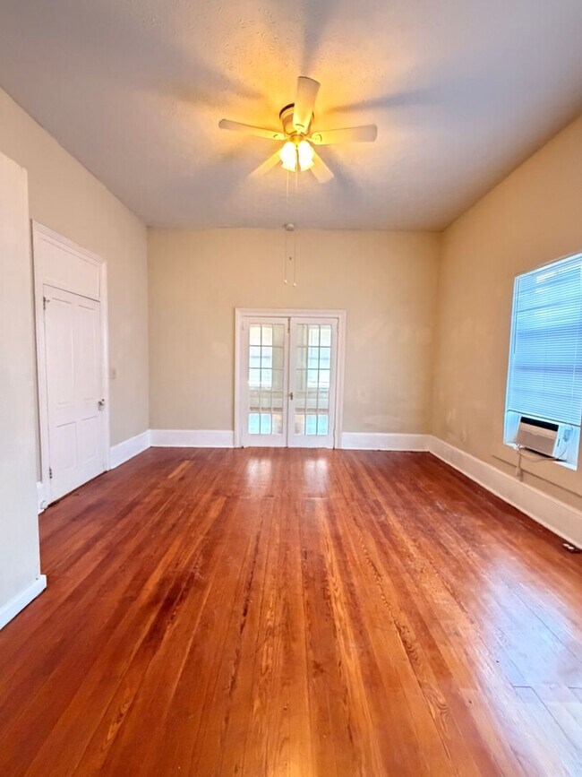 Building Photo - 1300 N Broad St