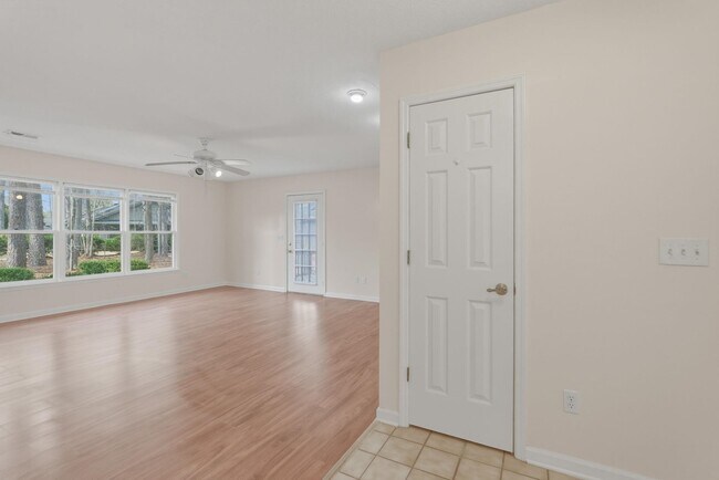 Building Photo - 100 Timberline Dr