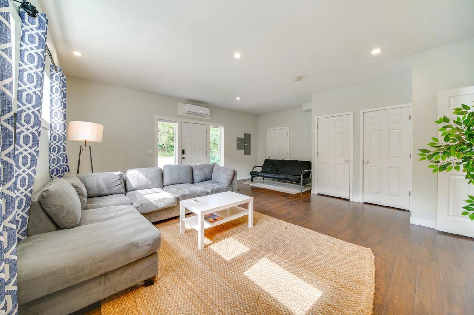 Building Photo - 16208 47th Ave S