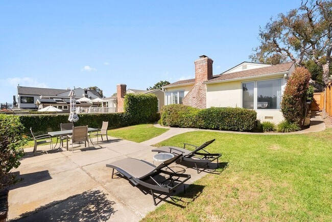 Building Photo - 20 S Portola