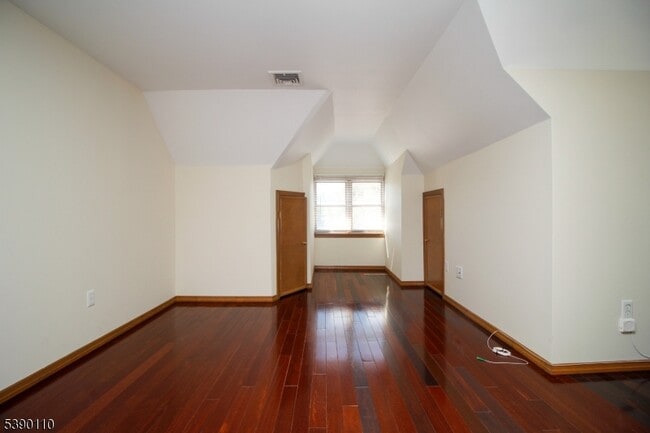 Building Photo - 172 S Morris St