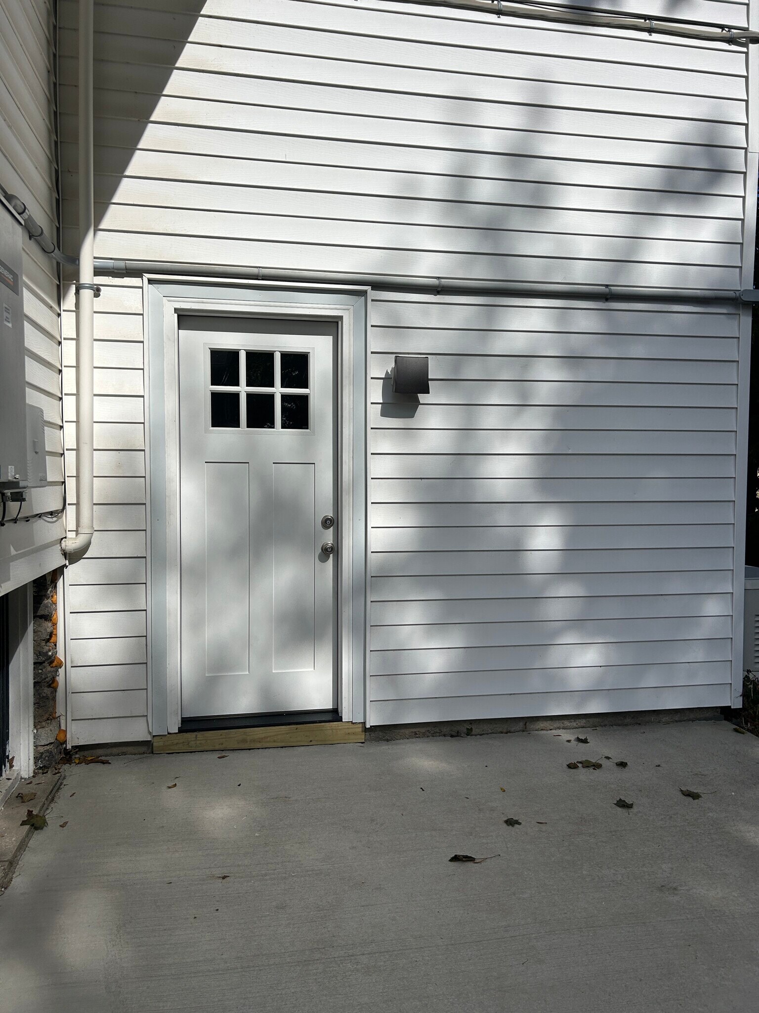 Outdoor Entry - 8575 Main St
