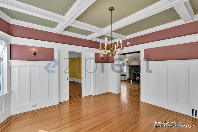 Building Photo - 654 Chetwood St