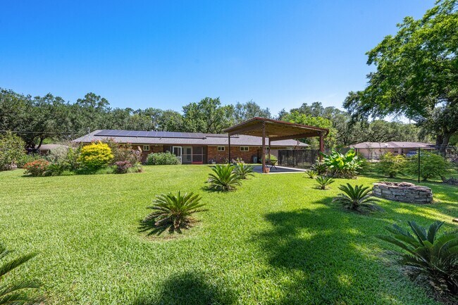 Building Photo - 616 Cannan Dr