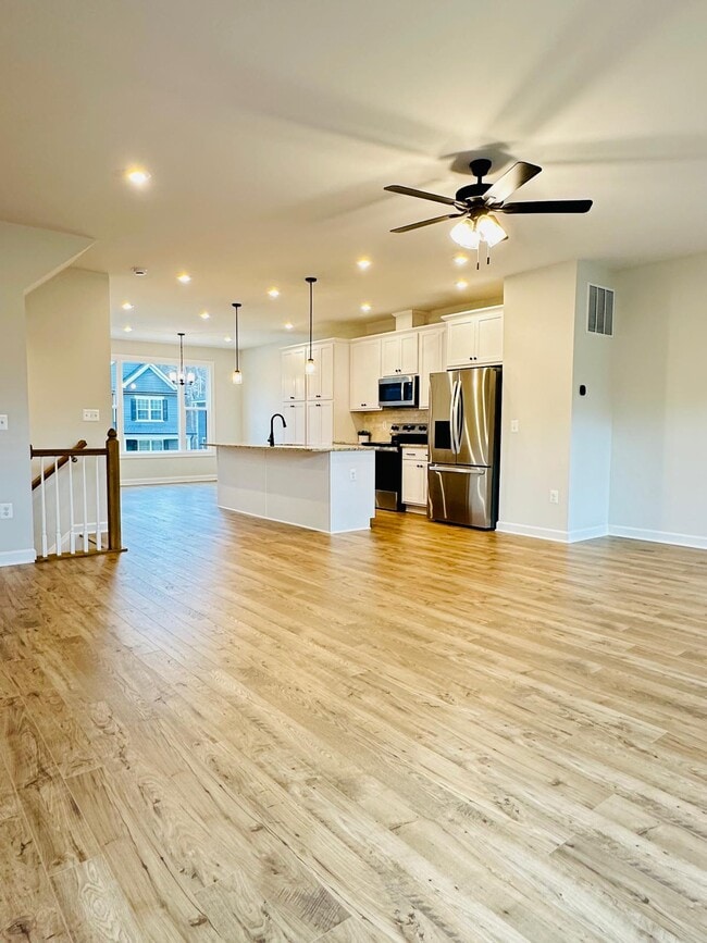 Building Photo - 3223 Horizon Rd