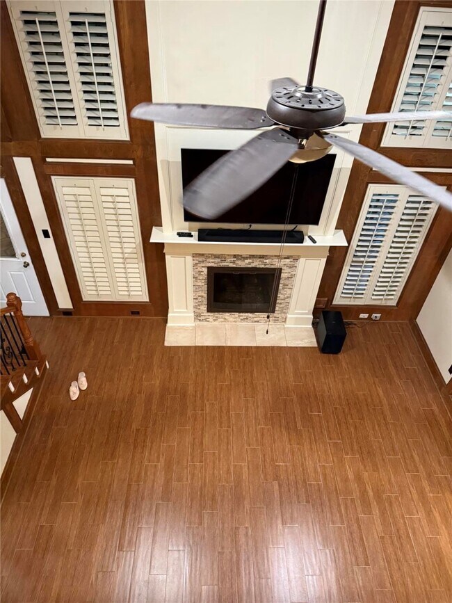 Building Photo - 2206 Hickory Lawn Dr