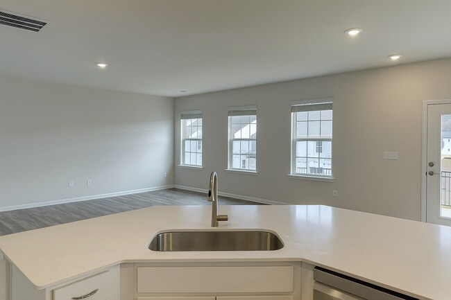 Building Photo - 5514 Hydrangea St