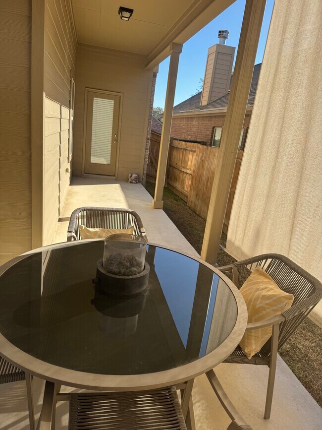 Building Photo - 24735 Buck Creek