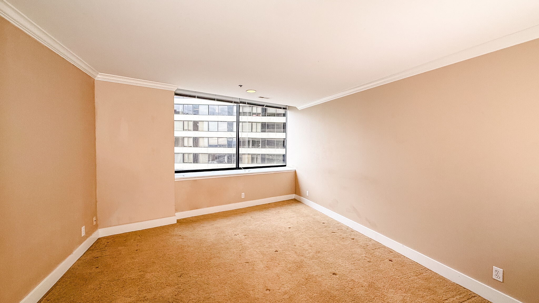 Building Photo - 44 W Broadway