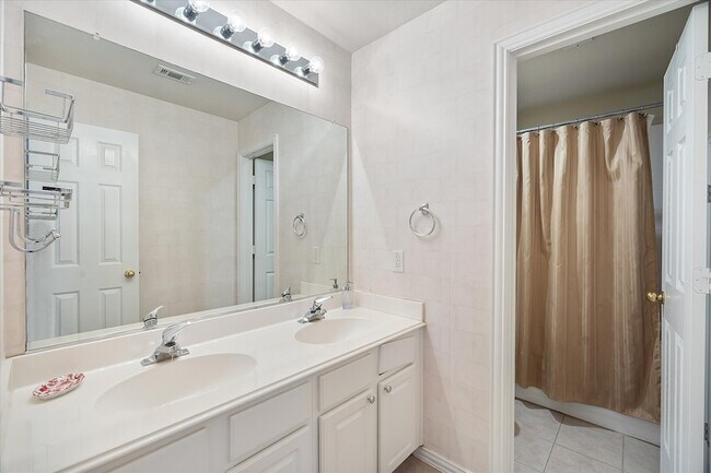 Building Photo - 619 Loch View Ct