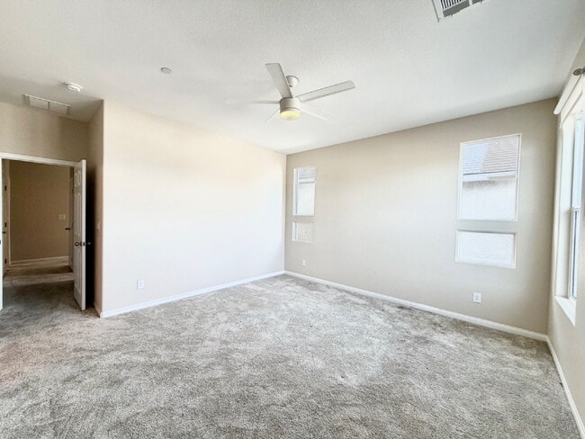 Building Photo - 3 Bedroom Townhome for Rent in Cadence Henderson | Solar Home | Master-Planned Community Near Las...