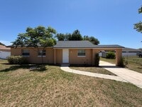 Building Photo - Charming 3 Bd/1 Ba Home with Spacious Backyard & Prime Location!