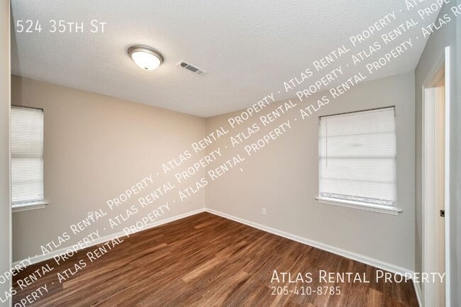 Building Photo - 524 35th St