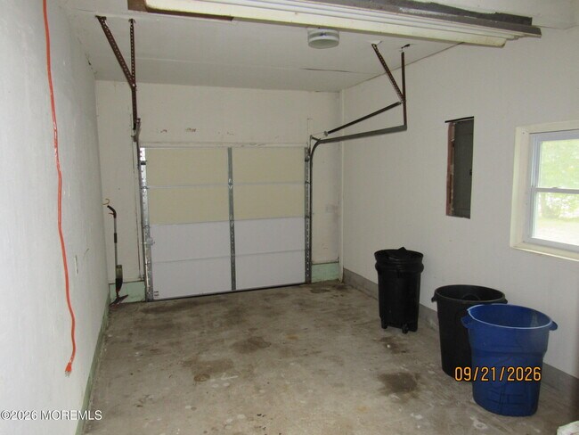 Building Photo - 255 Dogwood Ln